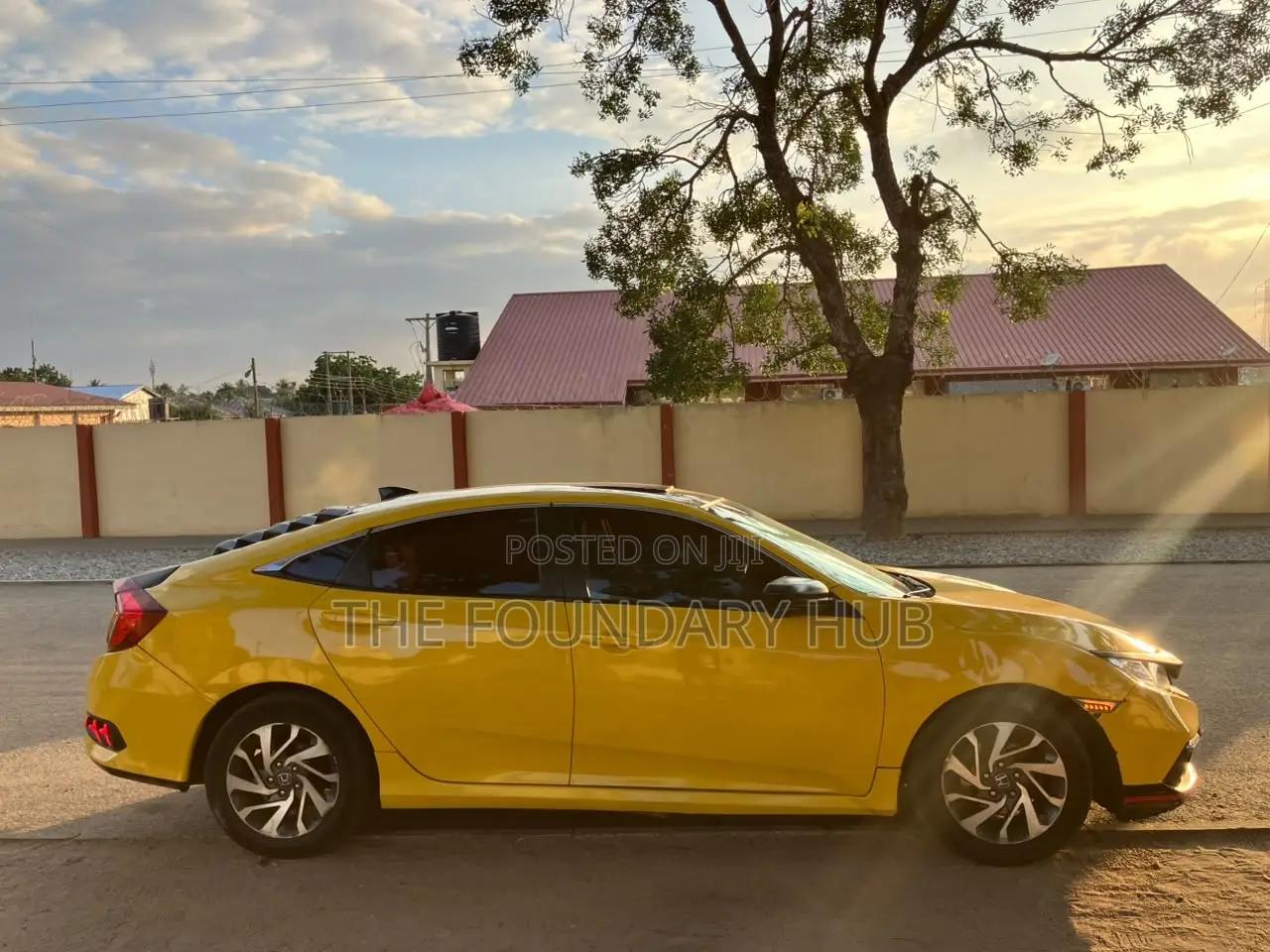 Honda Civic EX-L 4dr Sedan (1.5L 4cyl) 2017 Yellow