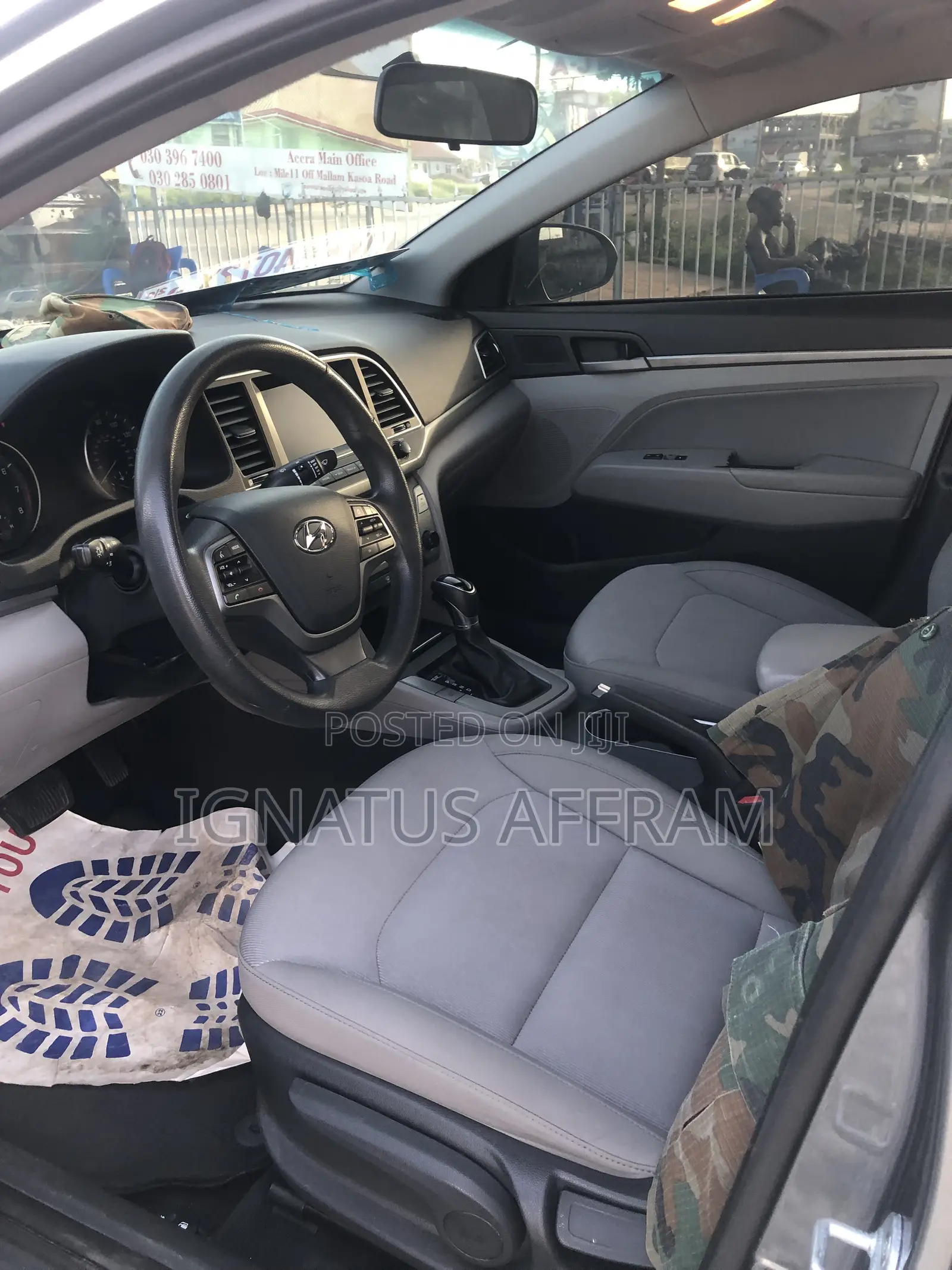 Hyundai Elantra Limited Sedan FWD (2.0L 4cyl 6A) 2017 Gray