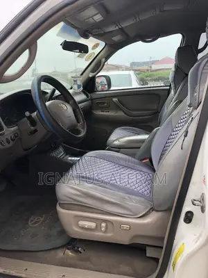 Toyota Sequoia SR5 4dr SUV (4.7L 8cyl 4A) 2004 White