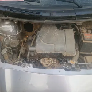 Toyota Vitz 2010 Silver