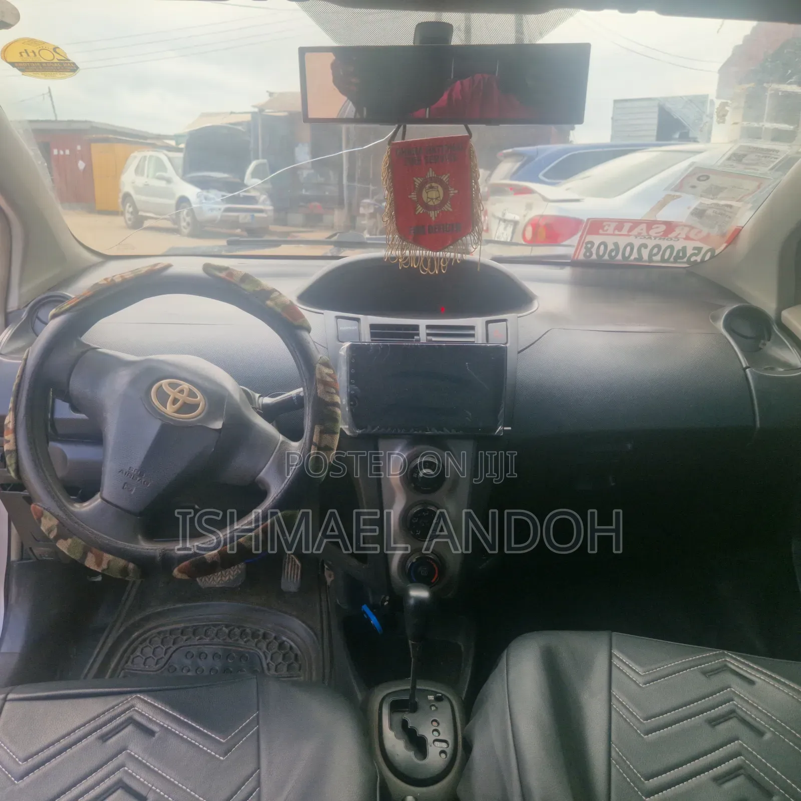 Toyota Vitz 2010 Silver