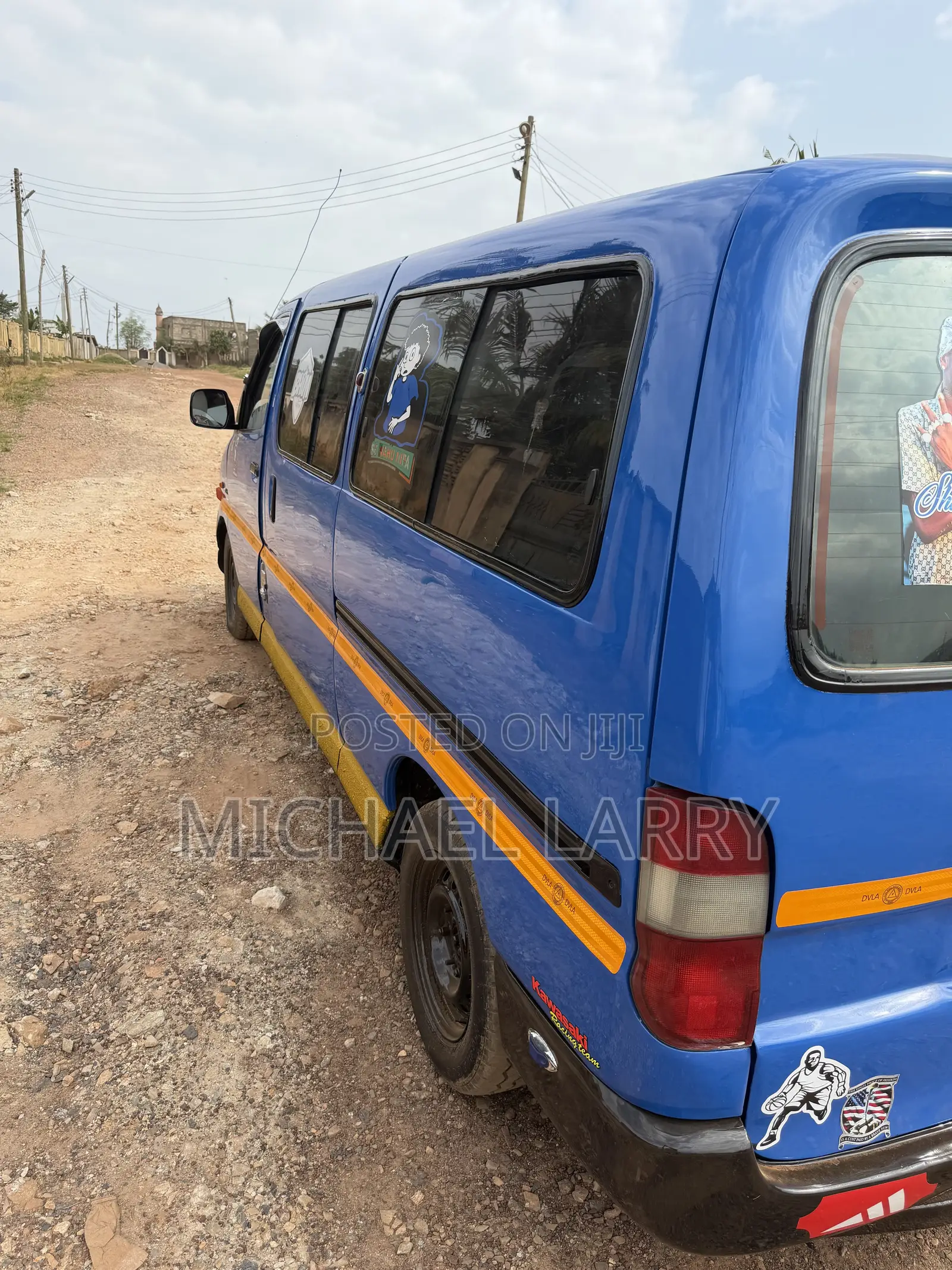 Toyota HiAce 2010 Blue