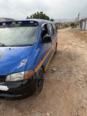 Toyota HiAce 2010 Blue