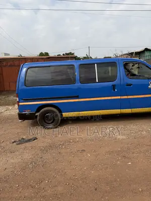 Toyota HiAce 2010 Blue