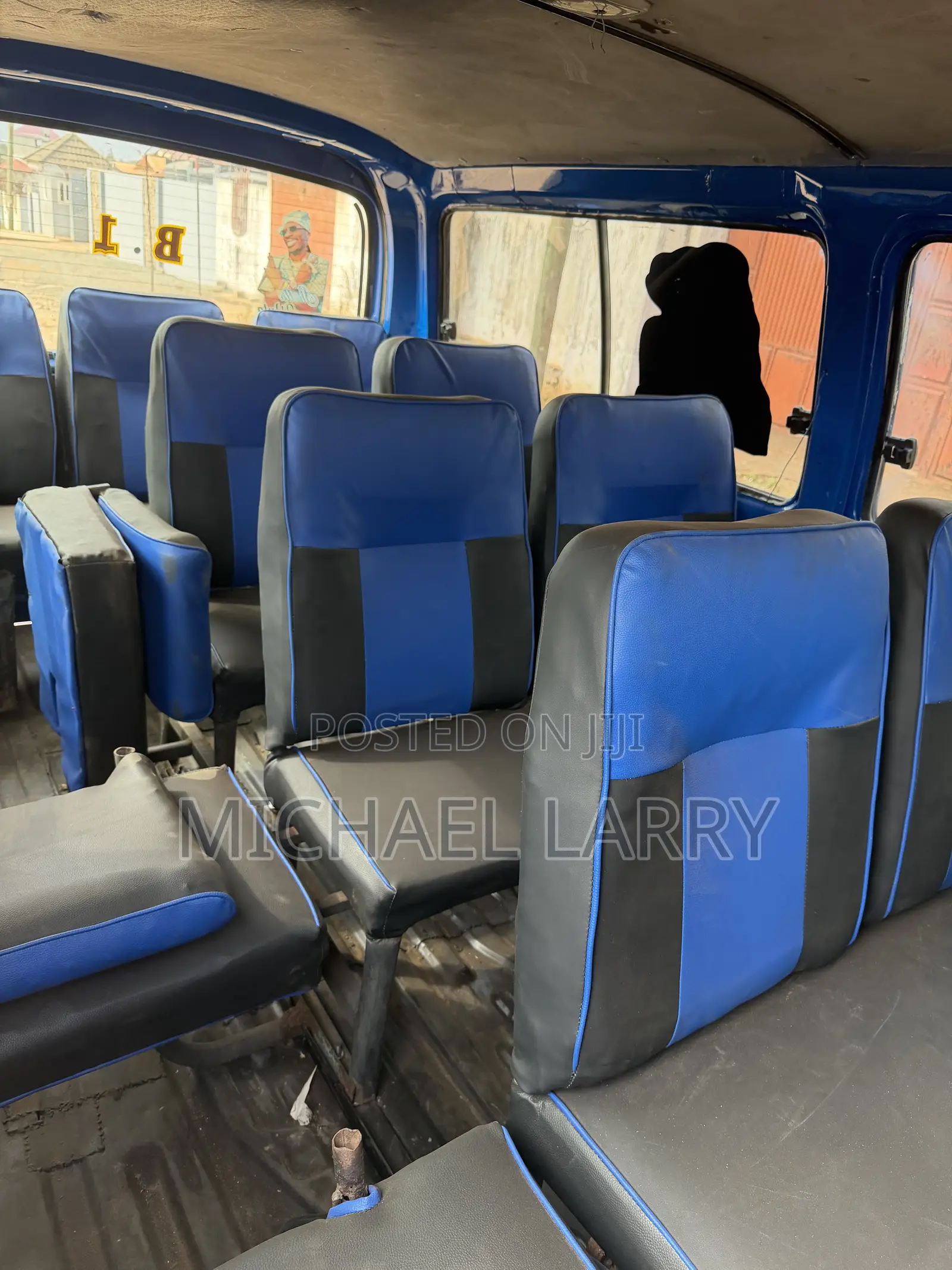 Toyota HiAce 2010 Blue