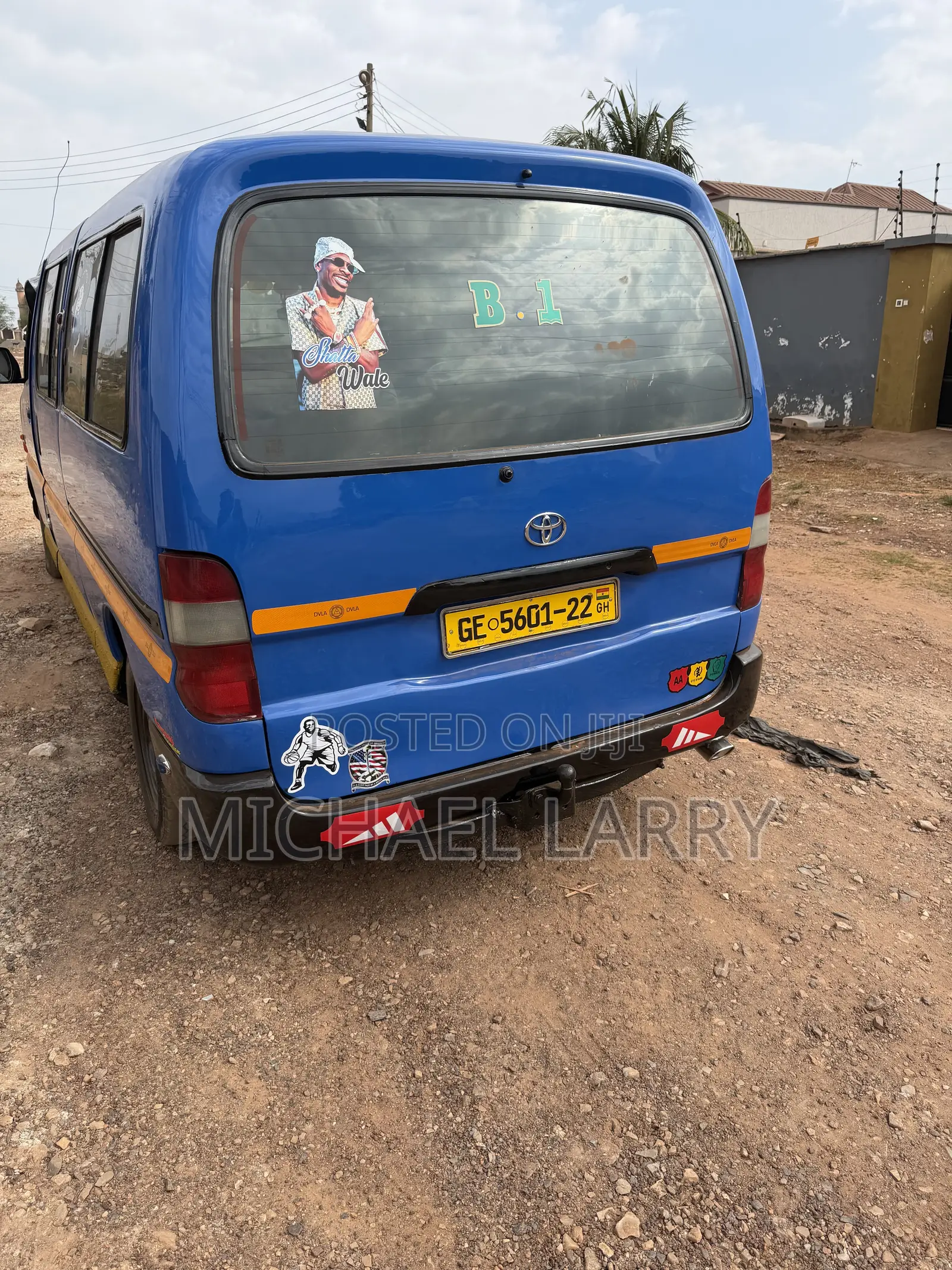 Toyota HiAce 2010 Blue
