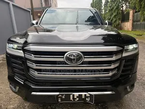 Toyota Land Cruiser 2022 Black