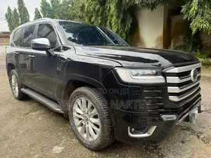 Toyota Land Cruiser 2022 Black