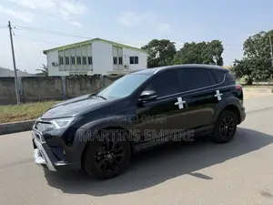 Toyota RAV4 XLE 4dr SUV (2.5L 4cyl 6A) 2018 Black