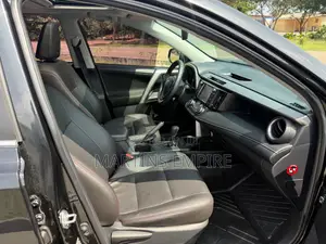 Toyota RAV4 XLE 4dr SUV (2.5L 4cyl 6A) 2018 Black