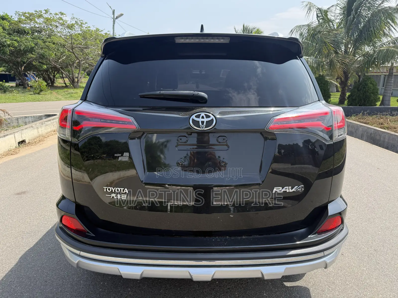 Toyota RAV4 XLE 4dr SUV (2.5L 4cyl 6A) 2018 Black