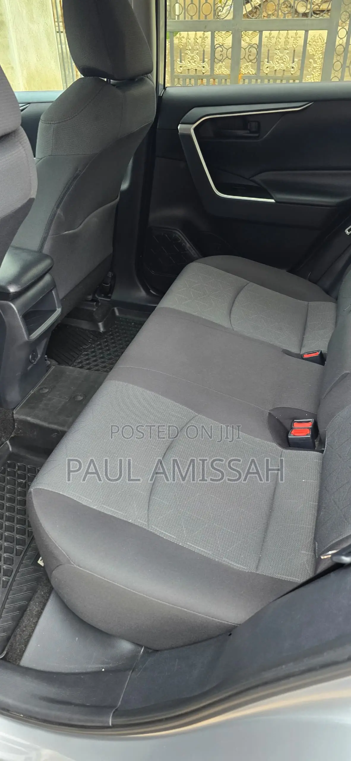 Toyota RAV4 LE AWD 2019 Silver