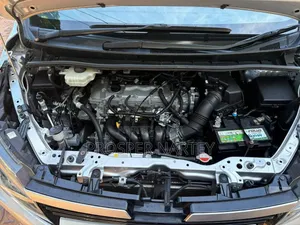Toyota Voxy 2015 Silver