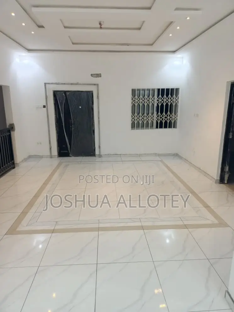7bdrm Mansion in Awutu Senya East Municipal for sale