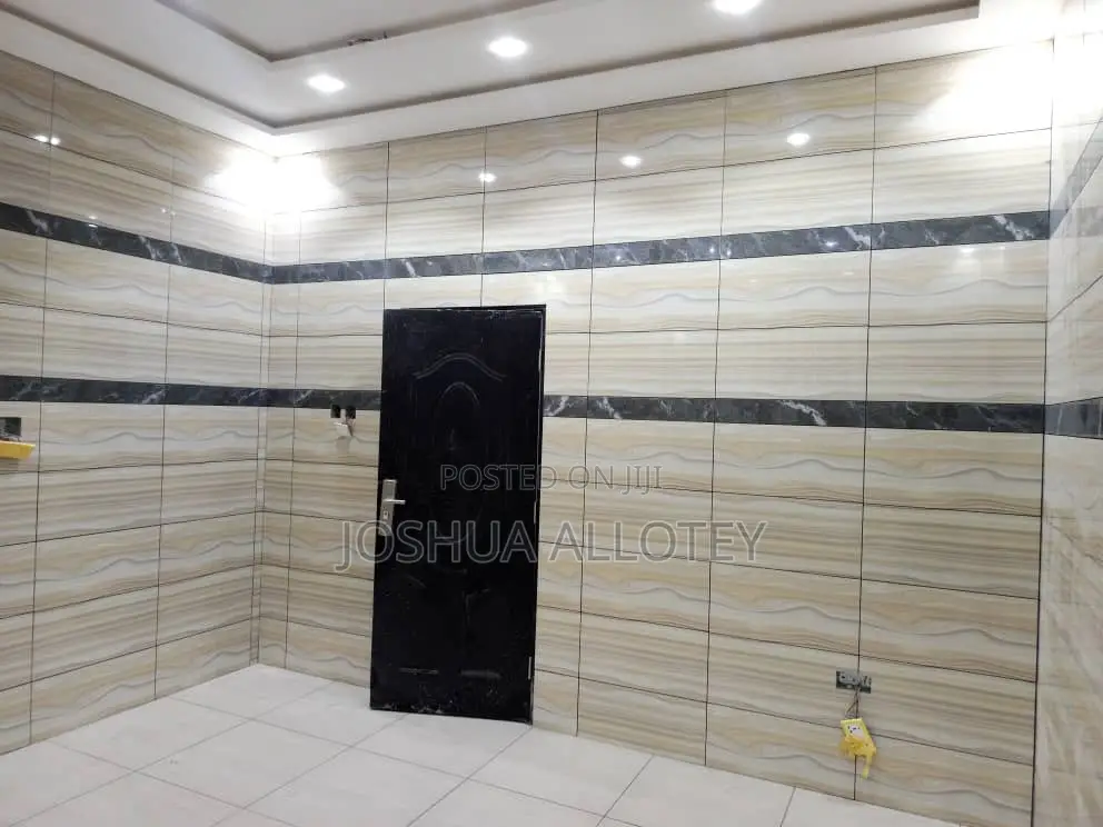 7bdrm Mansion in Awutu Senya East Municipal for sale