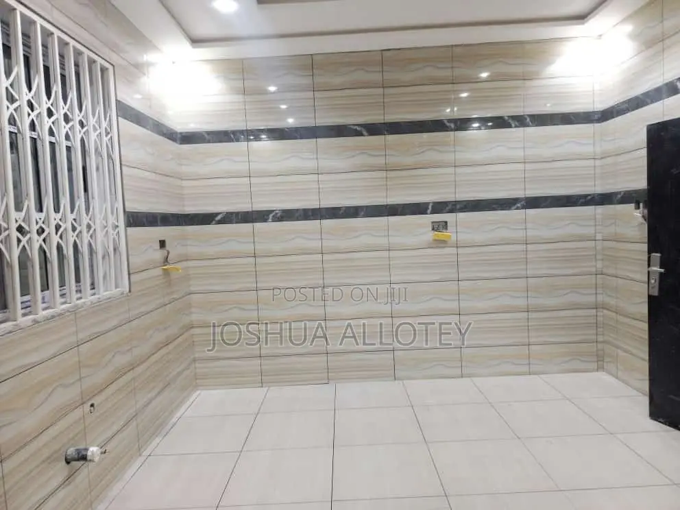 7bdrm Mansion in Awutu Senya East Municipal for sale
