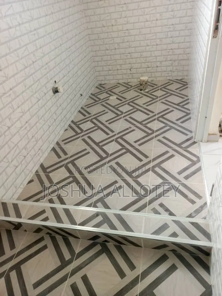 7bdrm Mansion in Awutu Senya East Municipal for sale