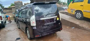Toyota Voxy X L Edition 2WD 8-Seater 2013 Purple