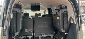 Toyota Voxy X L Edition 2WD 8-Seater 2013 Purple
