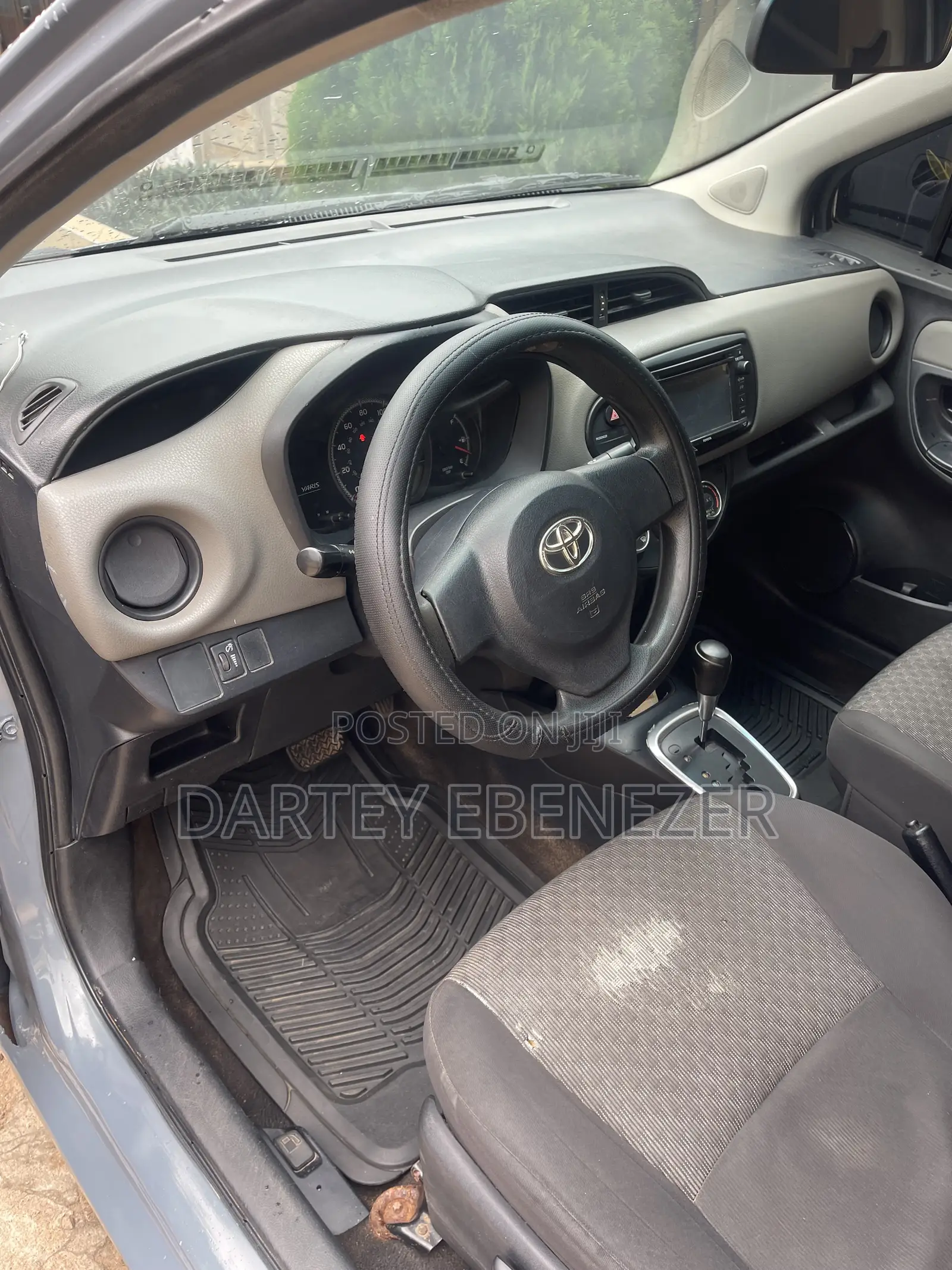 Toyota Yaris L Hatchback 5dr 2015 Gray
