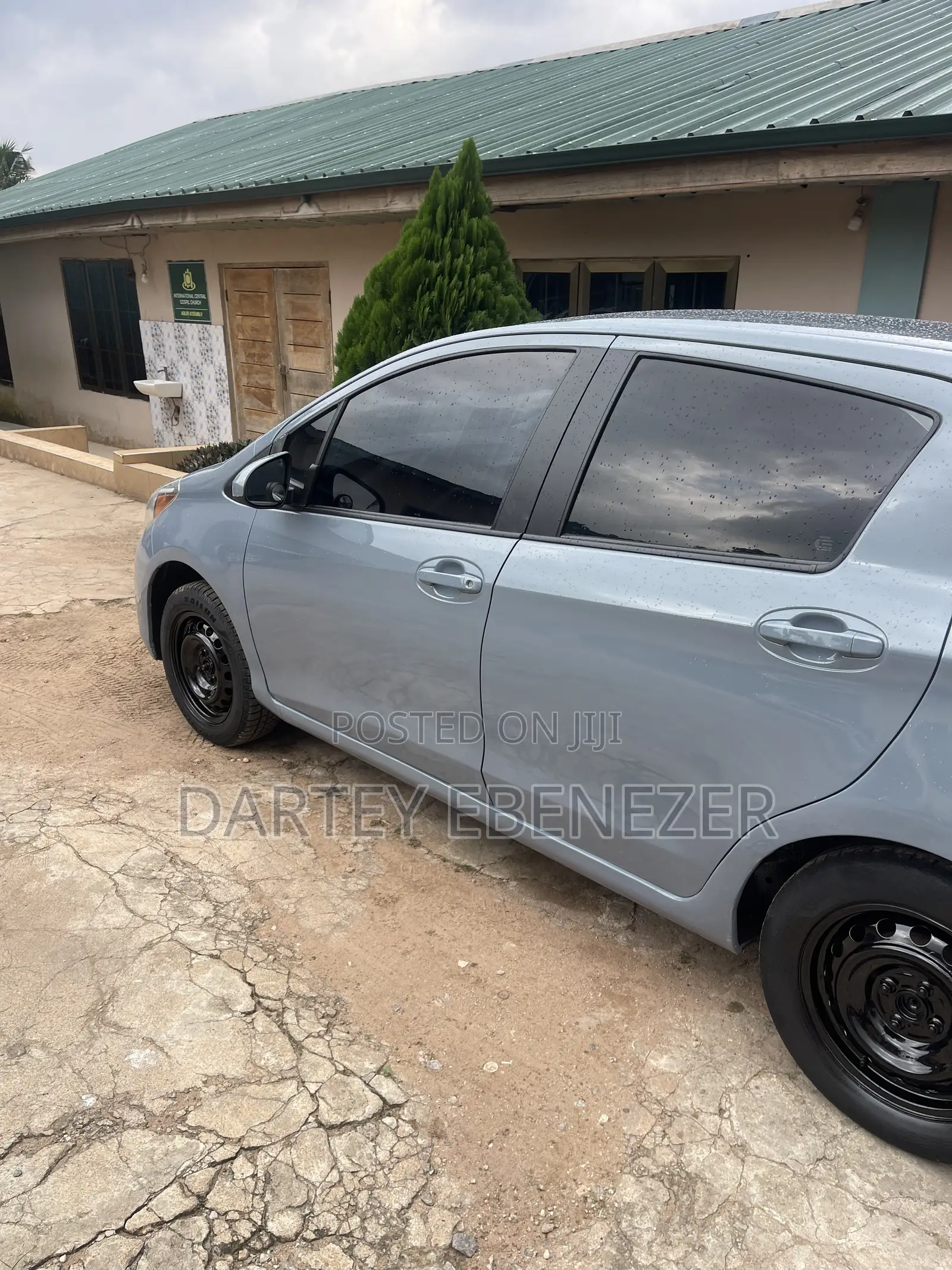 Toyota Yaris L Hatchback 5dr 2015 Gray