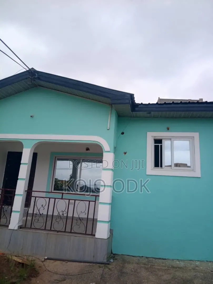 5bdrm House in Frsnco Estate, Ofankor for rent