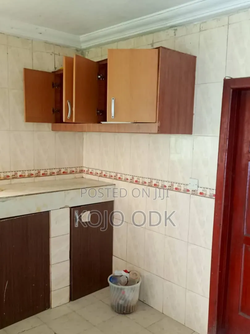 5bdrm House in Frsnco Estate, Ofankor for rent