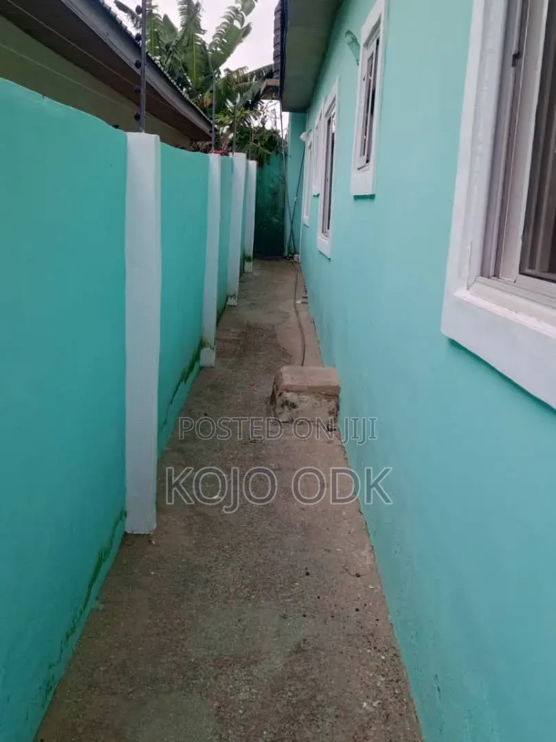 5bdrm House in Frsnco Estate, Ofankor for rent