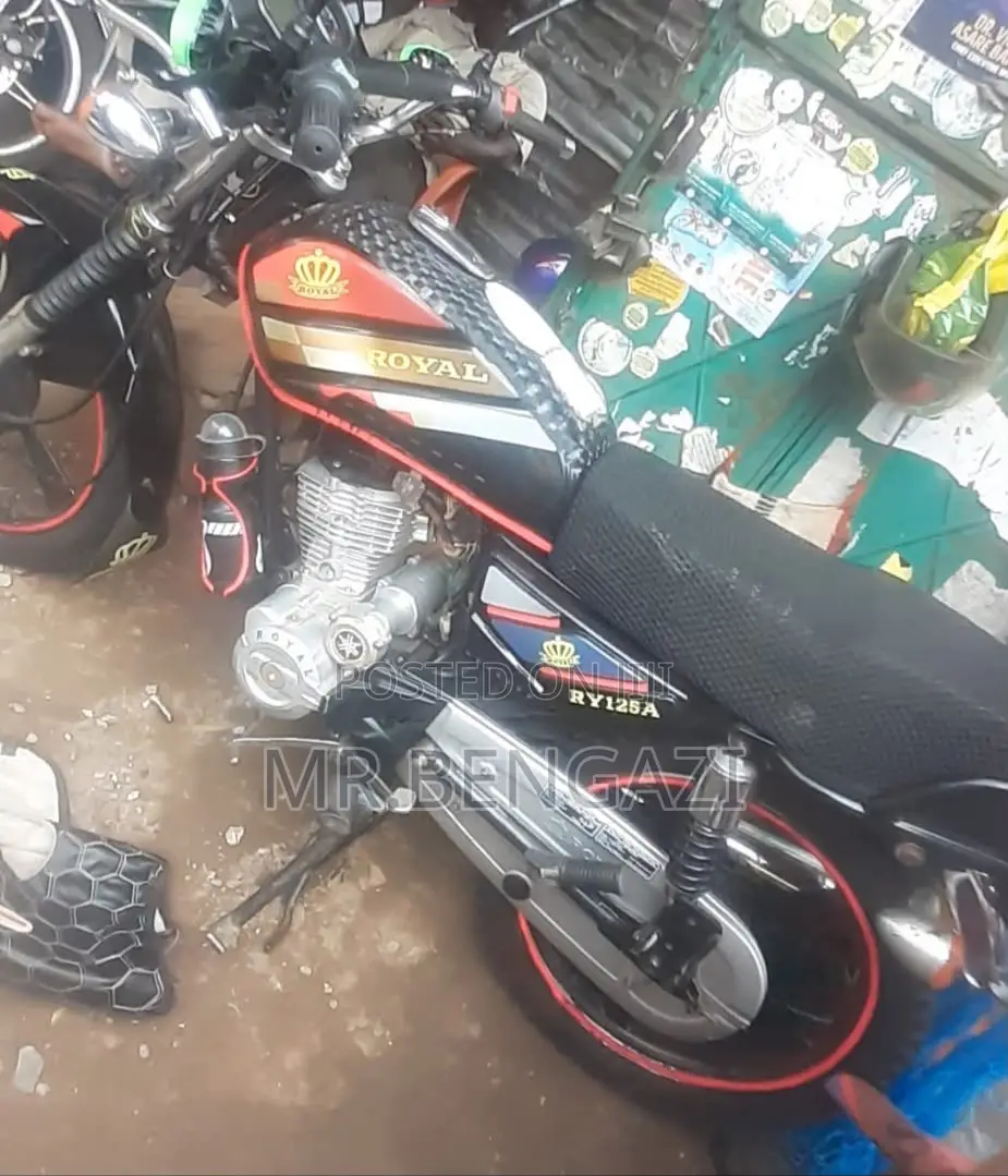 New Royal RY125 2025 Red