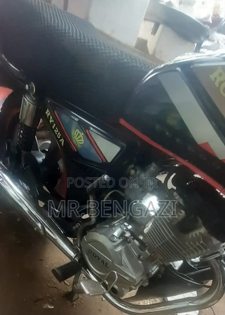 New Royal RY125 2025 Red