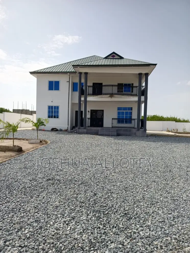 7bdrm Mansion in Awutu Senya East Municipal for sale