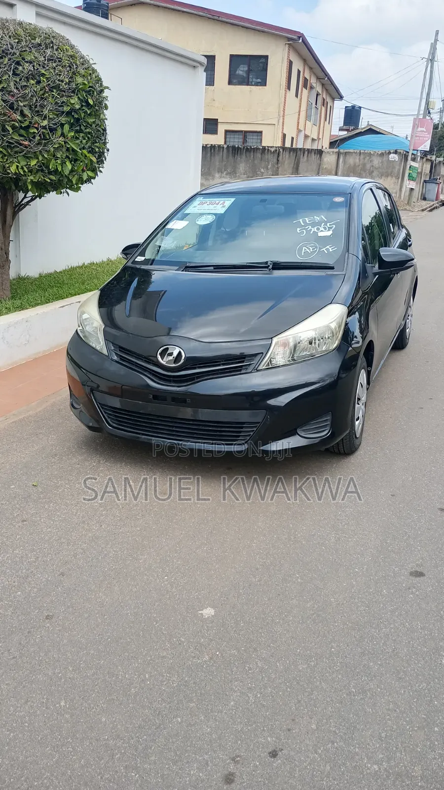 Toyota Vitz 1.3 FWD 5dr 2014 Black