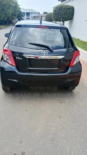 Toyota Vitz 1.3 FWD 5dr 2014 Black