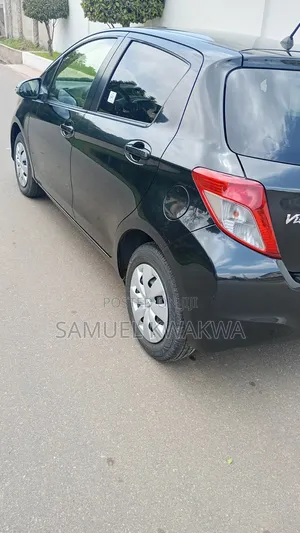Toyota Vitz 1.3 FWD 5dr 2014 Black
