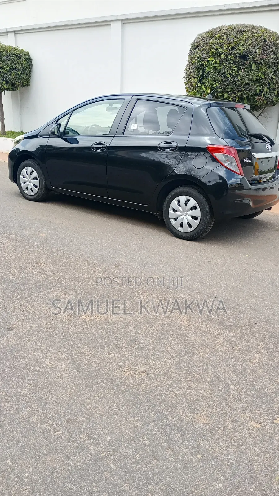 Toyota Vitz 1.3 FWD 5dr 2014 Black