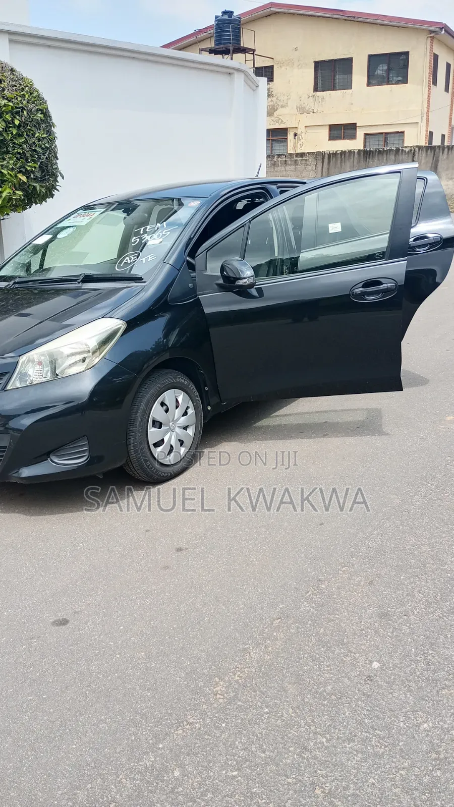 Toyota Vitz 1.3 FWD 5dr 2014 Black