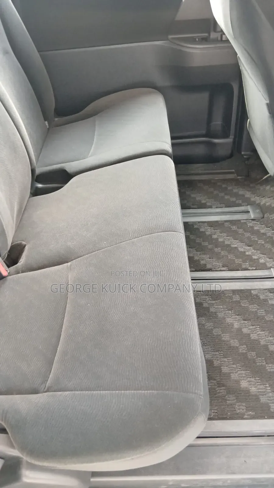 Toyota Voxy 2013 Silver