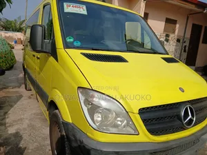 Mercedes-Benz Sprinter 2009 Yellow