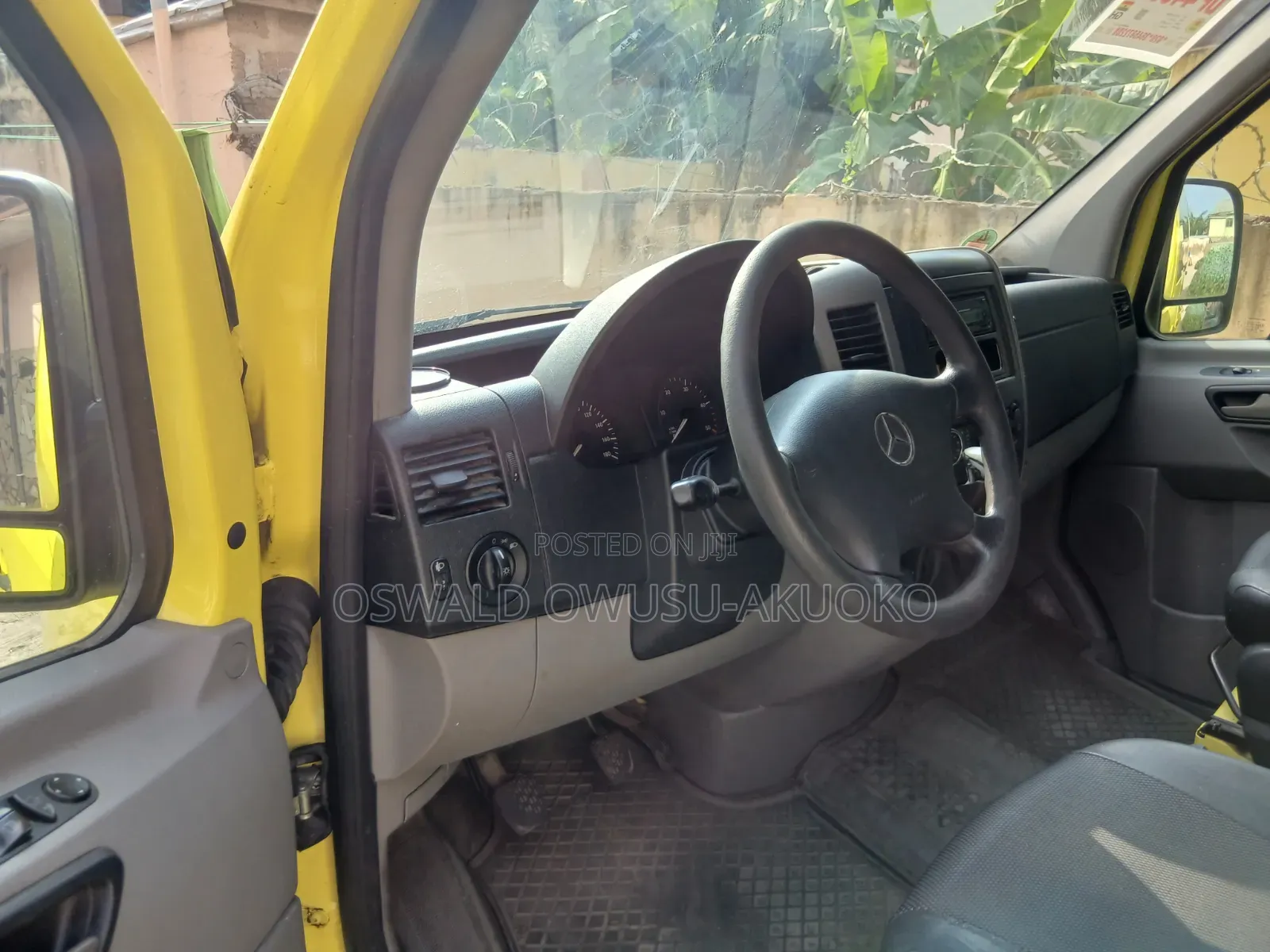 Mercedes-Benz Sprinter 2009 Yellow