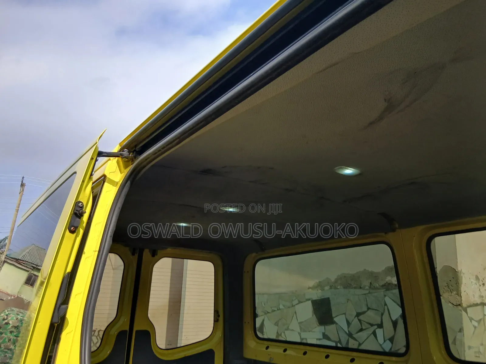 Mercedes-Benz Sprinter 2009 Yellow