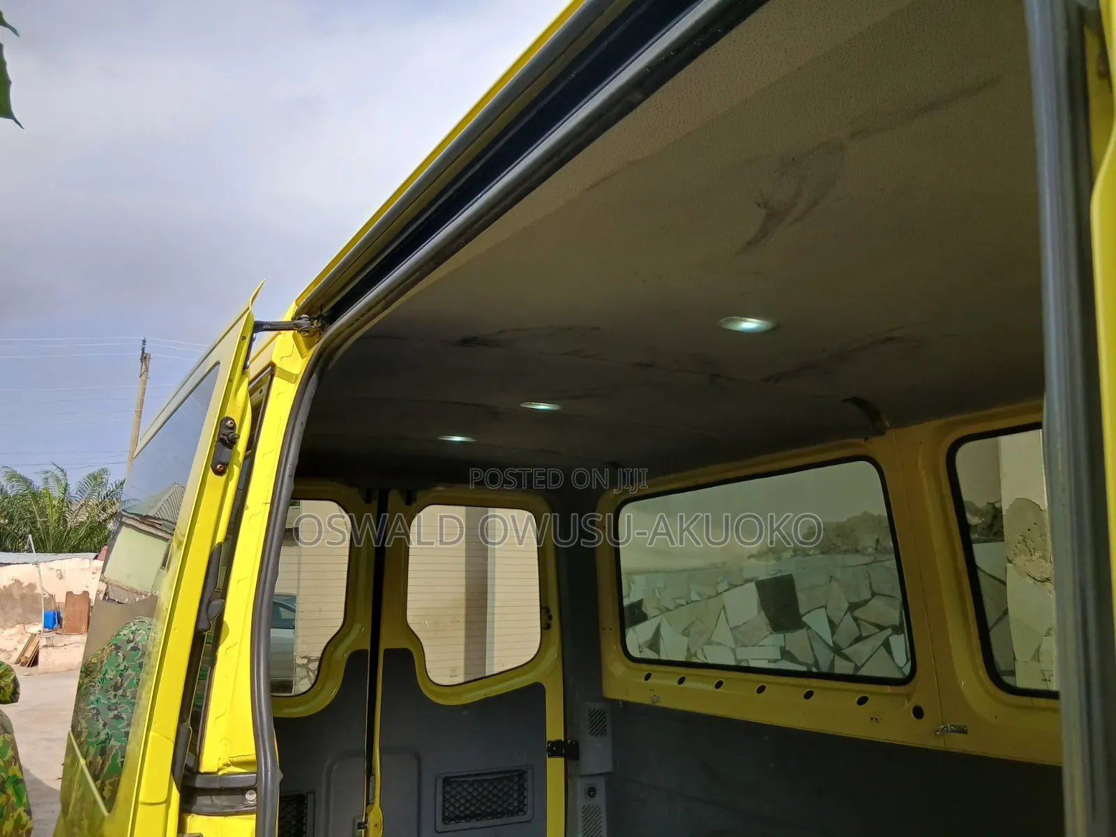 Mercedes-Benz Sprinter 2009 Yellow