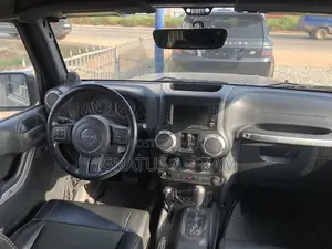 Jeep Wrangler Unlimited Sahara 2012 Black