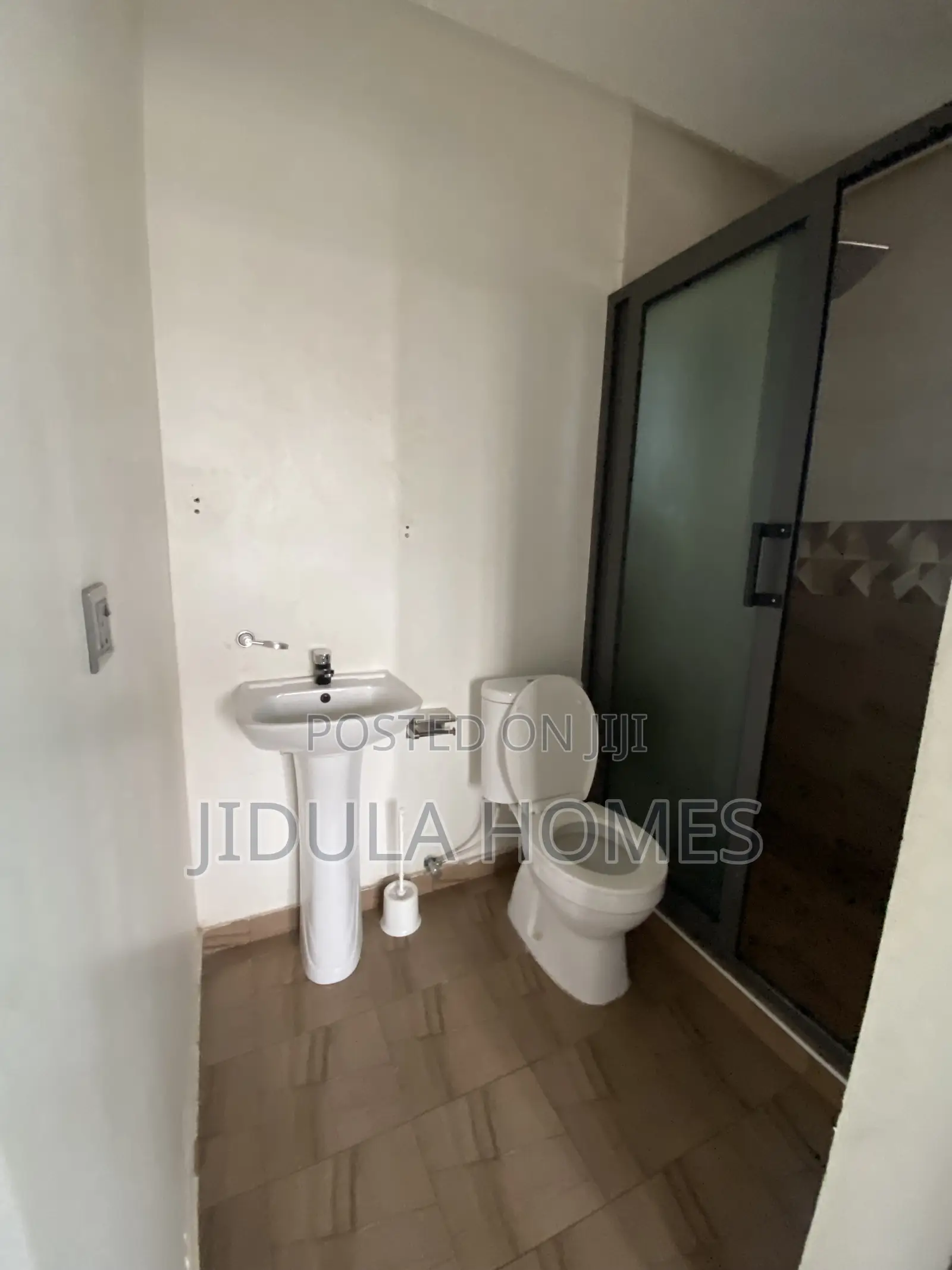 2bdrm Townhouse / Terrace in East Legon Hills, School Junction for rent