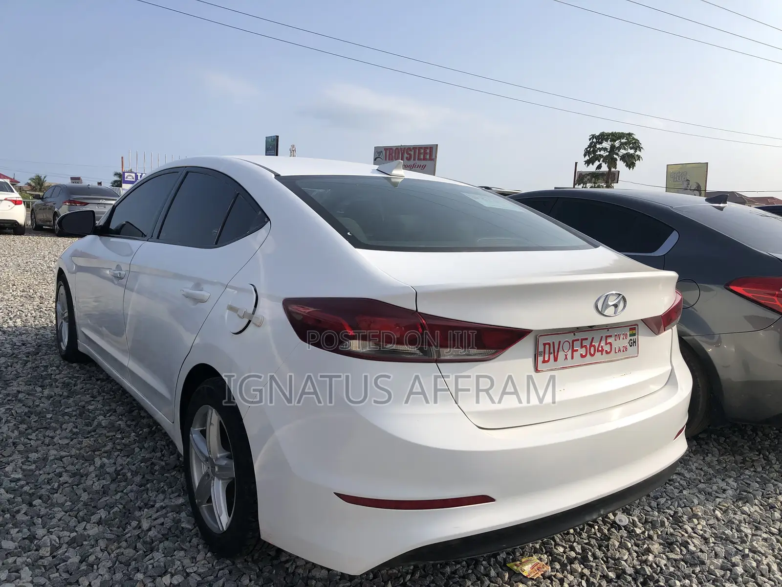 Hyundai Elantra Limited Sedan FWD (2.0L 4cyl 6A) 2017 White