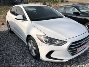 Hyundai Elantra Limited Sedan FWD (2.0L 4cyl 6A) 2017 White