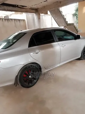 Toyota Corolla 2010 Silver