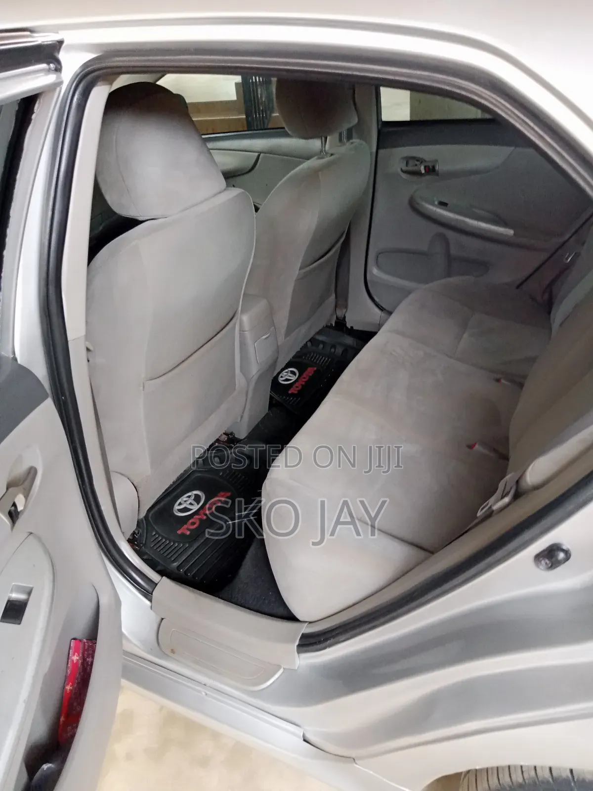 Toyota Corolla 2010 Silver