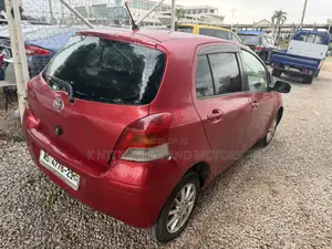 Toyota Vitz 1.3 FWD 5dr 2010 Red