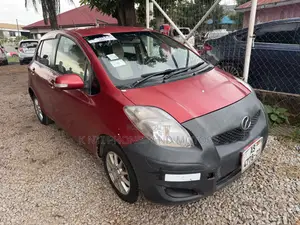 Toyota Vitz 1.3 FWD 5dr 2010 Red