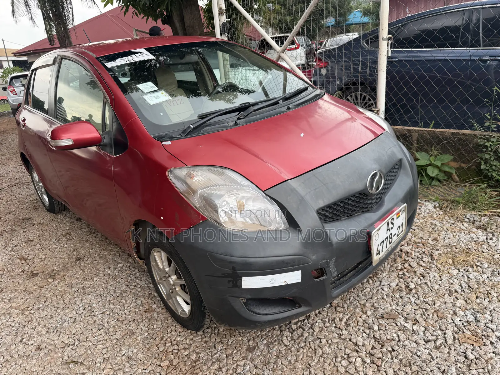 Toyota Vitz 1.3 FWD 5dr 2010 Red